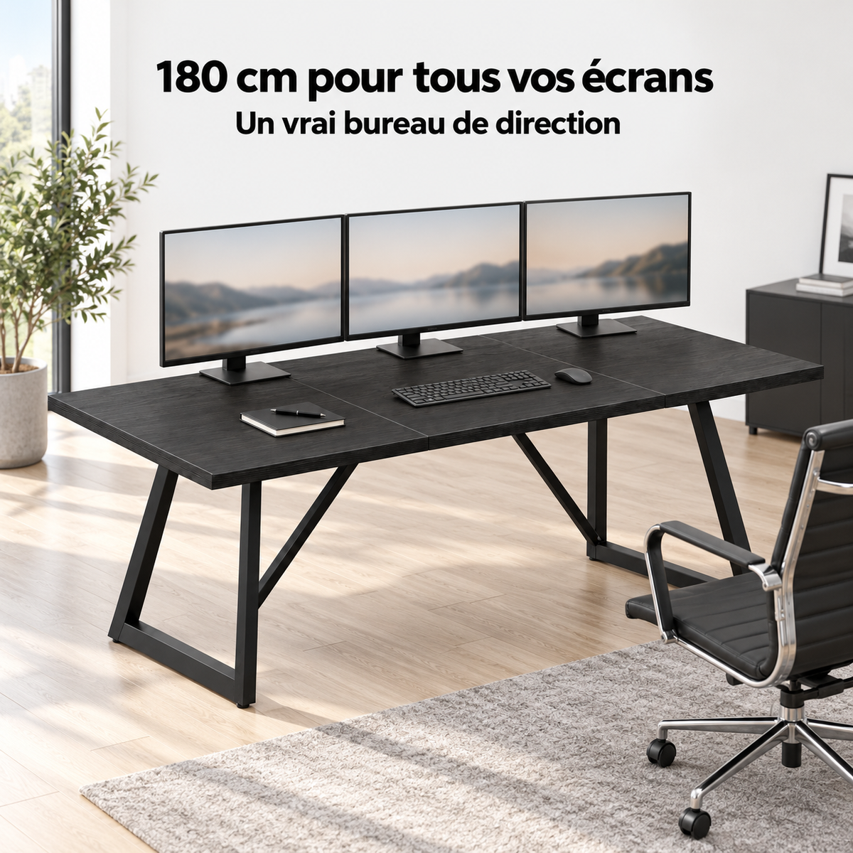 Bureau de direction 180 cm noir avec trois écrans installés
